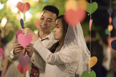 Bạn trẻ trải nghiệm chuyện cưới xưa - Ảnh 2. Bạn trẻ trải nghiệm chuyện cưới xưa - Ảnh 2.