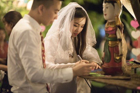 Bạn trẻ trải nghiệm chuyện cưới xưa - Ảnh 4. Bạn trẻ trải nghiệm chuyện cưới xưa - Ảnh 4.