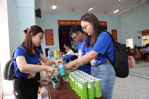 SASCO trao 122 suất học bổng Ươm những mầm xanh - Ảnh 1. SASCO trao 122 suất học bổng Ươm những mầm xanh - Ảnh 1.