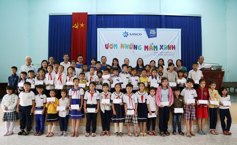SASCO trao 122 suất học bổng Ươm những mầm xanh - Ảnh 3. SASCO trao 122 suất học bổng Ươm những mầm xanh - Ảnh 3.