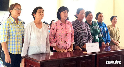Những điều cần xem xét trong phiên xử 7 phụ nữ chặn xe cát - Ảnh 1. Những điều cần xem xét trong phiên xử 7 phụ nữ chặn xe cát - Ảnh 1.