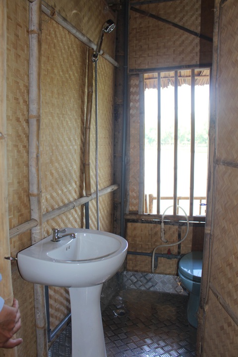 Nhà nổi thân thiện môi trường giữa hồ nước ĐH Quốc gia - Ảnh 3. Nhà nổi thân thiện môi trường giữa hồ nước ĐH Quốc gia - Ảnh 3.