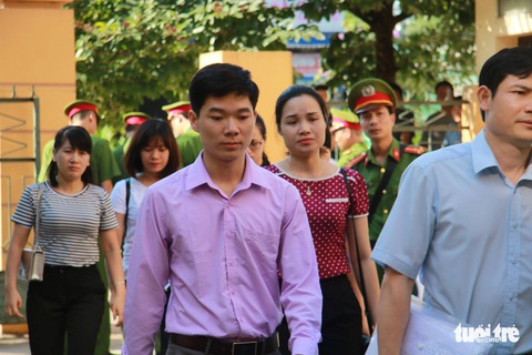 Bác sĩ Lương: Trách nhiệm của tôi là chữa bệnh, không liên quan máy móc - Ảnh 1. Bác sĩ Lương: Trách nhiệm của tôi là chữa bệnh, không liên quan máy móc - Ảnh 1.