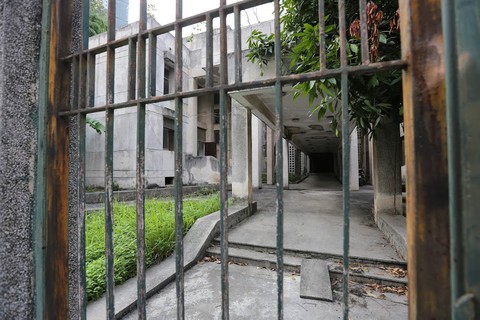 Khu Nhà ma nổi tiếng Hà Nội bỏ hoang 27 năm có chủ mới - Ảnh 3. Khu Nhà ma nổi tiếng Hà Nội bỏ hoang 27 năm có chủ mới - Ảnh 3.