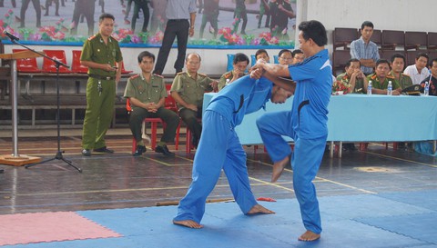 Hoạt động của “hiệp sĩ” Bình Dương gắn với công an - Ảnh 1. Hoạt động của “hiệp sĩ” Bình Dương gắn với công an - Ảnh 1.