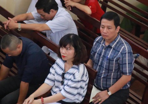 Cựu giám đốc bệnh viện cử luật sư dự tòa 8 bệnh nhân chạy thận chết - Ảnh 2. Cựu giám đốc bệnh viện cử luật sư dự tòa 8 bệnh nhân chạy thận chết - Ảnh 2.