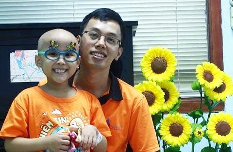 Những người mang lại niềm vui cho bệnh nhi - Ảnh 2. Những người mang lại niềm vui cho bệnh nhi - Ảnh 2.