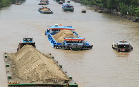 Giấc mơ lái sà lan trên kênh Chợ Gạo - Ảnh 4. Giấc mơ lái sà lan trên kênh Chợ Gạo - Ảnh 4.