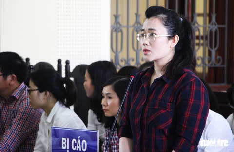 Hoãn phiên tòa xử nhân viên Eximbank chiếm đoạt 50 tỉ - Ảnh 2. Hoãn phiên tòa xử nhân viên Eximbank chiếm đoạt 50 tỉ - Ảnh 2.