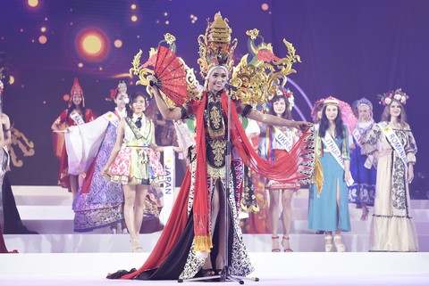 Diệu Linh khoe trang phục truyền thống trước đêm chung kết - Ảnh 11. Diệu Linh khoe trang phục truyền thống trước đêm chung kết - Ảnh 11.