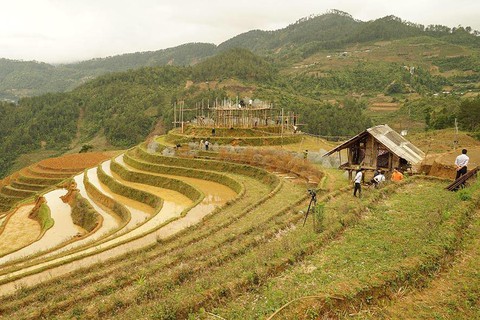 Ý kiến trái chiều về Mây pha lê trên đồi mâm xôi Mù Cang Chải - Ảnh 2. Ý kiến trái chiều về Mây pha lê trên đồi mâm xôi Mù Cang Chải - Ảnh 2.