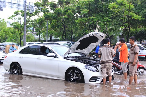TP.HCM sẽ còn ngập dài dài vì cái gì cũng thiếu và yếu - Ảnh 5. TP.HCM sẽ còn ngập dài dài vì cái gì cũng thiếu và yếu - Ảnh 5.