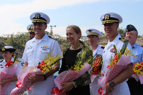 Siêu bệnh viện USNS Mercy của Hải quân Mỹ đến Nha Trang - Ảnh 4. Siêu bệnh viện USNS Mercy của Hải quân Mỹ đến Nha Trang - Ảnh 4.