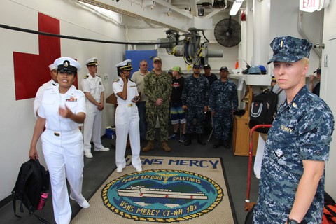 Siêu bệnh viện USNS Mercy của Hải quân Mỹ đến Nha Trang - Ảnh 19. Siêu bệnh viện USNS Mercy của Hải quân Mỹ đến Nha Trang - Ảnh 19.