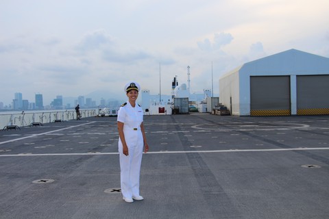 Siêu bệnh viện USNS Mercy của Hải quân Mỹ đến Nha Trang - Ảnh 23. Siêu bệnh viện USNS Mercy của Hải quân Mỹ đến Nha Trang - Ảnh 23.
