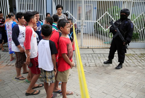 Indonesia lo sợ kiểu dùng con nít tấn công khủng bố - Ảnh 2. Indonesia lo sợ kiểu dùng con nít tấn công khủng bố - Ảnh 2.