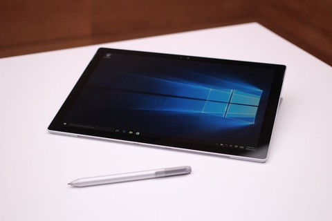 Microsoft chuẩn bị tung máy tính bảng 400 USD cạnh tranh Apple - Ảnh 1. Microsoft chuẩn bị tung máy tính bảng 400 USD cạnh tranh Apple - Ảnh 1.