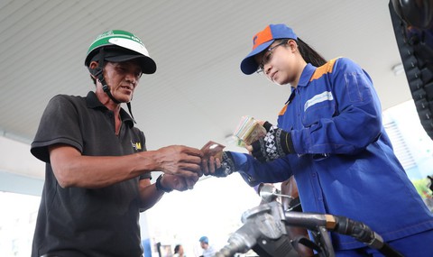 Tăng thuế xăng dầu: hộ chi thêm cao nhất 130.000 đồng/ tháng - Ảnh 4. Tăng thuế xăng dầu: hộ chi thêm cao nhất 130.000 đồng/ tháng - Ảnh 4.