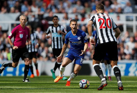 Chelsea và những cuộc rượt đuổi bất tận - Ảnh 2. Chelsea và những cuộc rượt đuổi bất tận - Ảnh 2.