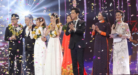 Tiến sĩ triết học - học trò Ngọc Sơn đăng quang Thần tượng bolero - Ảnh 19. Tiến sĩ triết học - học trò Ngọc Sơn đăng quang Thần tượng bolero - Ảnh 19.