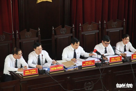 Lời khai bất ngờ về cuốn sổ phân công nhiệm vụ cho bác sĩ Lương - Ảnh 2. Lời khai bất ngờ về cuốn sổ phân công nhiệm vụ cho bác sĩ Lương - Ảnh 2.
