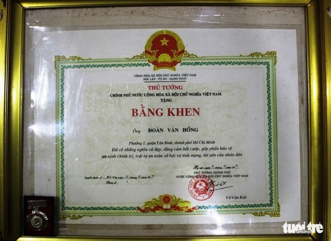 Hiệp sĩ già và kinh nghiệm: không nên bắt cướp bằng mọi giá!! - Ảnh 4. Hiệp sĩ già và kinh nghiệm: không nên bắt cướp bằng mọi giá!! - Ảnh 4.