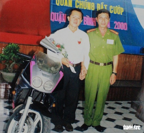 Hiệp sĩ già và kinh nghiệm: không nên bắt cướp bằng mọi giá!! - Ảnh 2. Hiệp sĩ già và kinh nghiệm: không nên bắt cướp bằng mọi giá!! - Ảnh 2.