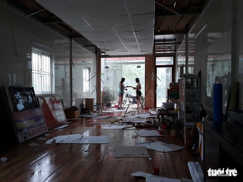 Lốc xoáy làm lật thuyền du lịch tại Phong Nha, một người tử vong - Ảnh 1. Lốc xoáy làm lật thuyền du lịch tại Phong Nha, một người tử vong - Ảnh 1.