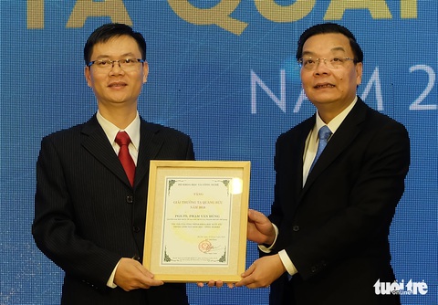 Đừng để nhà khoa học mất thời gian về chuyện giấy tờ - Ảnh 4. Đừng để nhà khoa học mất thời gian về chuyện giấy tờ - Ảnh 4.