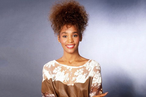 Phim tài liệu về diva Whitney Houston tiết lộ quá khứ ghê sợ - Ảnh 2. Phim tài liệu về diva Whitney Houston tiết lộ quá khứ ghê sợ - Ảnh 2.