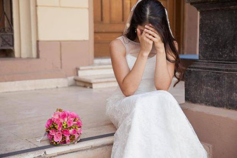 Cô dâu phẫn nộ vì mẹ chồng muốn mặc váy trắng dự đám cưới - Ảnh 1. Cô dâu phẫn nộ vì mẹ chồng muốn mặc váy trắng dự đám cưới - Ảnh 1.