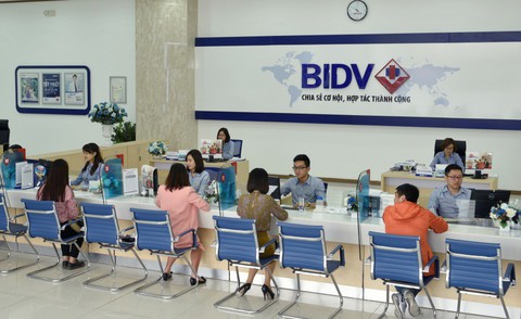 Khuyến mại cực lớn cho khách hàng ngân hàng bán lẻ - Ảnh 5. Khuyến mại cực lớn cho khách hàng ngân hàng bán lẻ - Ảnh 5.