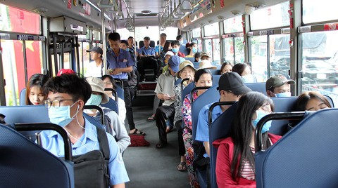 Xe buýt mẫu TP.HCM và những tín hiệu tích cực - Ảnh 1. Xe buýt mẫu TP.HCM và những tín hiệu tích cực - Ảnh 1.