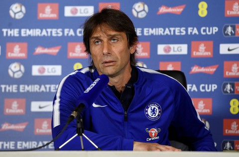 Cúp FA sẽ cứu rỗi Chelsea hay Manchester United? - Ảnh 1. Cúp FA sẽ cứu rỗi Chelsea hay Manchester United? - Ảnh 1.
