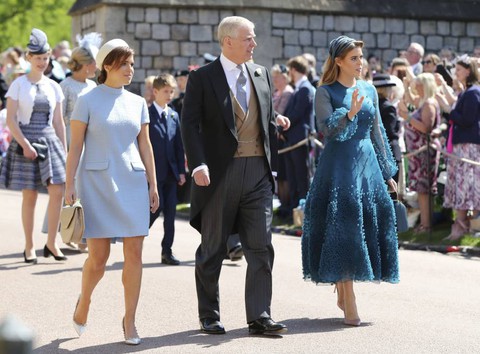 Hoàng tử Harry và Meghan Markle hôn nhau trước nhà nguyện St George - Ảnh 12. Hoàng tử Harry và Meghan Markle hôn nhau trước nhà nguyện St George - Ảnh 12.