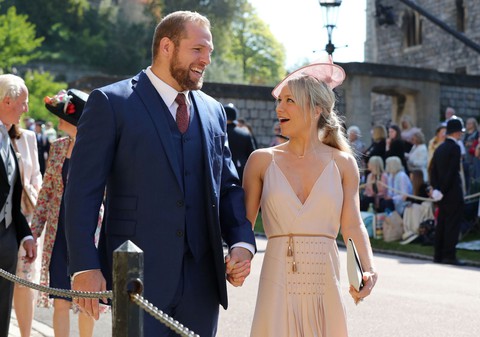 Hoàng tử Harry và Meghan Markle hôn nhau trước nhà nguyện St George - Ảnh 11. Hoàng tử Harry và Meghan Markle hôn nhau trước nhà nguyện St George - Ảnh 11.