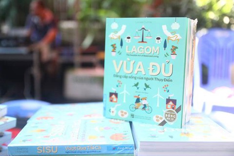 Đại sứ Thụy Điển chia sẻ về triết lí sống cân bằng ở Đường sách - Ảnh 4. Đại sứ Thụy Điển chia sẻ về triết lí sống cân bằng ở Đường sách - Ảnh 4.