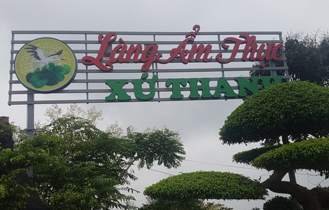 Yêu cầu em trai bí thư thành phố Thanh Hóa dừng kinh doanh Làng ẩm thực - Ảnh 3. Yêu cầu em trai bí thư thành phố Thanh Hóa dừng kinh doanh Làng ẩm thực - Ảnh 3.