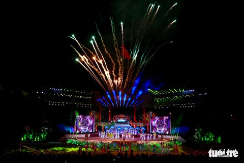 Festival Huế 2018 lộng lẫy bế mạc: Hát khúc ân tình đêm giã bạn - Ảnh 1. Festival Huế 2018 lộng lẫy bế mạc: Hát khúc ân tình đêm giã bạn - Ảnh 1.