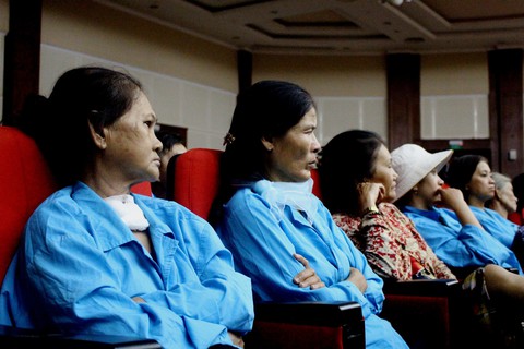 Hàng trăm bệnh nhân ung thư khóc với Điểm đến của cuộc đời - Ảnh 2. Hàng trăm bệnh nhân ung thư khóc với Điểm đến của cuộc đời - Ảnh 2.
