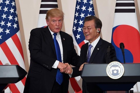 Lãnh đạo Mỹ - Hàn điện đàm bàn cuộc gặp ông Kim Jong Un - Ảnh 1. Lãnh đạo Mỹ - Hàn điện đàm bàn cuộc gặp ông Kim Jong Un - Ảnh 1.