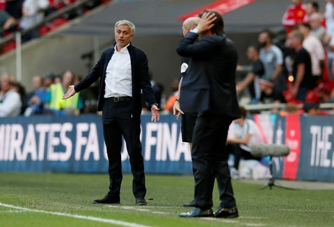Mourinho nhờ truyền thông đánh giá chiến thắng của Chelsea - Ảnh 1. Mourinho nhờ truyền thông đánh giá chiến thắng của Chelsea - Ảnh 1.