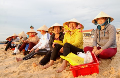 Nụ cười hồi sinh từ vùng biển chết - Ảnh 6. Nụ cười hồi sinh từ vùng biển chết - Ảnh 6.