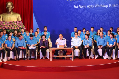 Thủ tướng Nguyễn Xuân Phúc: Công nhân phải có khát vọng vươn lên - Ảnh 3. Thủ tướng Nguyễn Xuân Phúc: Công nhân phải có khát vọng vươn lên - Ảnh 3.