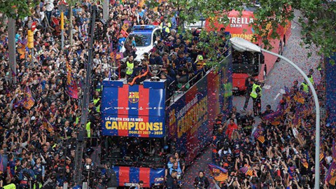 La Liga 2017-2018: Barcelona xuất sắc hay Real Madrid tự thua? - Ảnh 1. La Liga 2017-2018: Barcelona xuất sắc hay Real Madrid tự thua? - Ảnh 1.