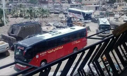 Khủng bố IS ở Syria đầu hàng để được tha mạng - Ảnh 1. Khủng bố IS ở Syria đầu hàng để được tha mạng - Ảnh 1.