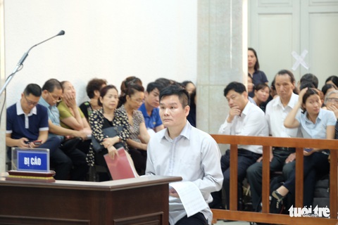 Tiến sĩ dạy học làm giàu lãnh án chung thân - Ảnh 1. Tiến sĩ dạy học làm giàu lãnh án chung thân - Ảnh 1.