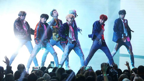 Billboard 2018: Vẫn là Ed Sheeran, vẫn là BTS, vẫn là Despacito - Ảnh 3. Billboard 2018: Vẫn là Ed Sheeran, vẫn là BTS, vẫn là Despacito - Ảnh 3.