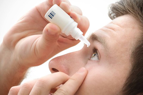 Cộm mắt, đau rát…, có thể bạn đang bị khô mắt - Ảnh 1. Cộm mắt, đau rát…, có thể bạn đang bị khô mắt - Ảnh 1.