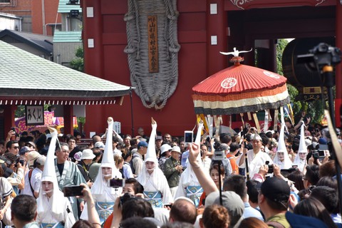 Đến lễ hội Sanja Matsuri ngắm hình xăm - Ảnh 12. Đến lễ hội Sanja Matsuri ngắm hình xăm - Ảnh 12.
